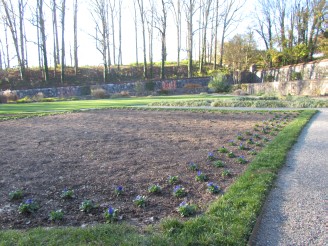 Walled garden right side