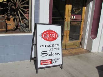 Grand Hotel sign